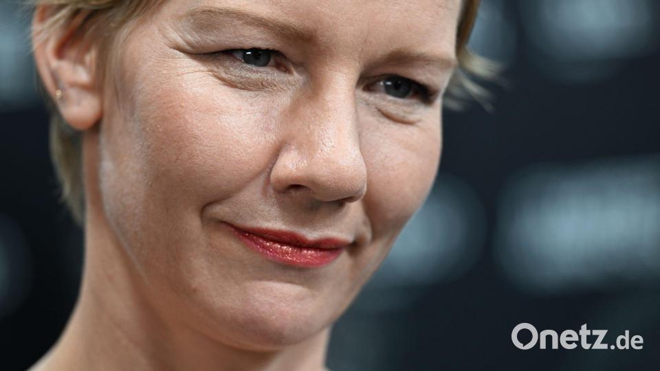 Ihre Rollen sind eher ernst, oft nur auf den ersten Blick: Sandra Hüller. (Archivbild) Bild: Felix Hörhager/dpa