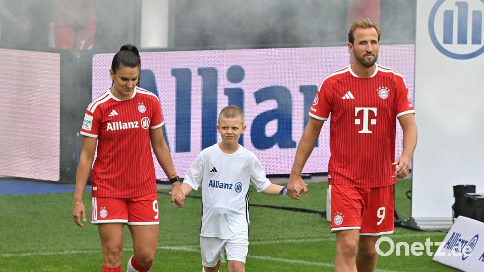 Harry Kane (r) ist nach dem WM-Urlaub zurück. Bild: Peter Kneffel/dpa