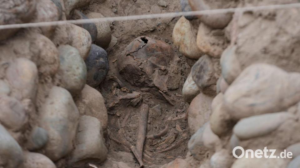 Die Archäologen bringen den Fund mit rituellen Praktiken der Lima-Kultur in Verbindung. Bild: Martin Mejia/AP/dpa