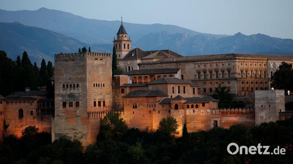 Die Alhambra in Granada gilt als herausragendes Beispiel mittelalterlicher maurischer Architektur in Europa. (Archivbild) Bild: Fermin Rodriguez/AP