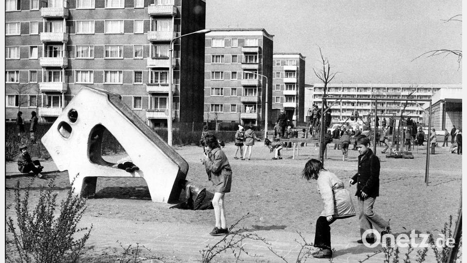 Generationen von DDR-Kindern wuchsen in Neubaugebieten (wie hier in Eisenhüttenstadt) auf. (Archivbild) Bild: dpa