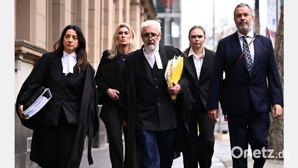 Im Fall einer wegen dreifachen Mordes mit Giftpilzen zu lebenslanger Haft verurteilten Frau hat in Australien die Berufungsverhandlung begonnen. Die Anwälte (Bild) beanstanden Verfahrensfehler. Bild: Joel Carrett/AAP/dpa