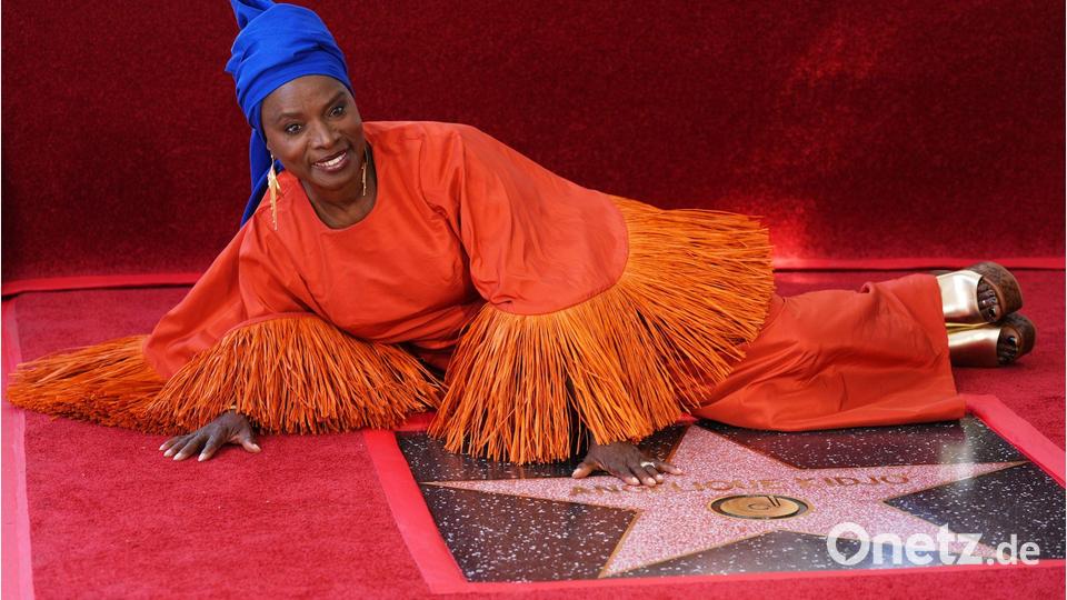 Angelique Kidjo erhält als erste Musikerin aus Akrika diese Ehre. Bild: Chris Pizzello/Invision/AP/dpa