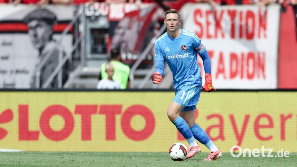 Jan Reichert bleibt auch im DFB-Pokal im Nürnberger Tor. (Archivbild) Bild: Daniel Löb/dpa