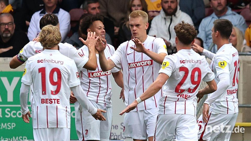 Spielentscheider: Matthias Ginter (M.) traf doppelt beim Freiburger Auswärtssieg. Bild: Robert Perry/PA Wire/dpa