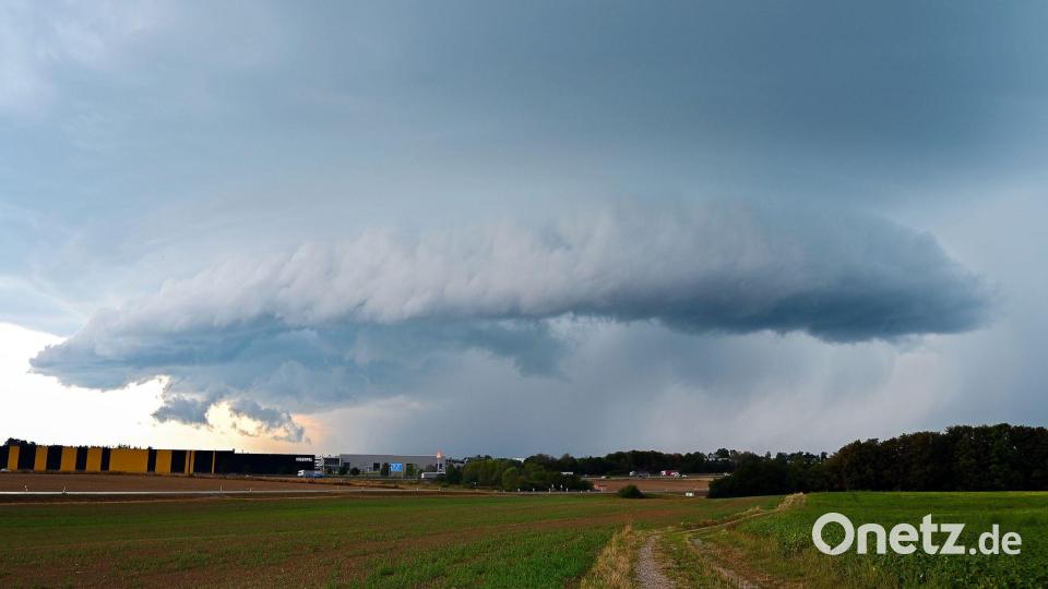 Gewitter und Regen erwartet der DWD für Freitag. Bild: Simon Zeiher/onw-images/dpa