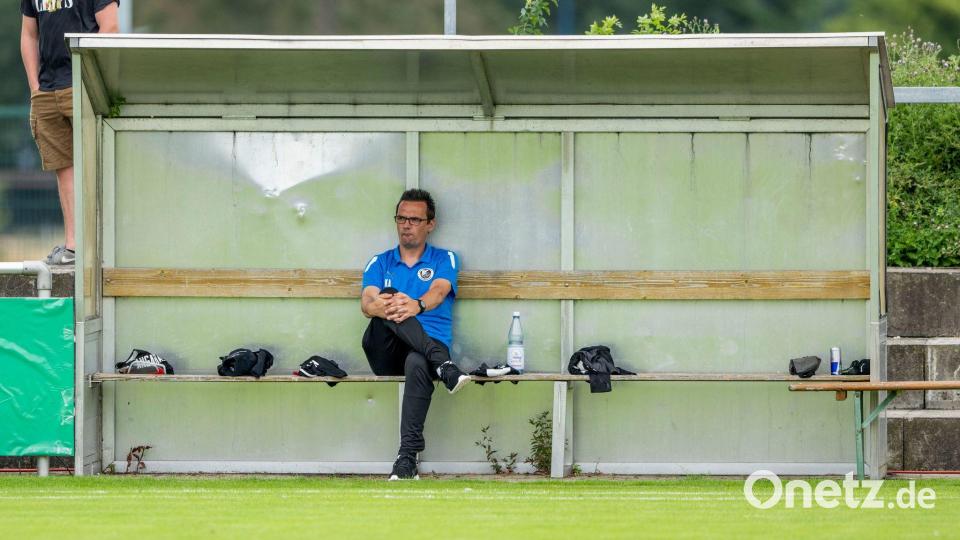 Bislang glücklos: Trainer Kristian Arambasic träumt weiter vom ersten Pokal-Coup. Bild: David Inderlied/dpa