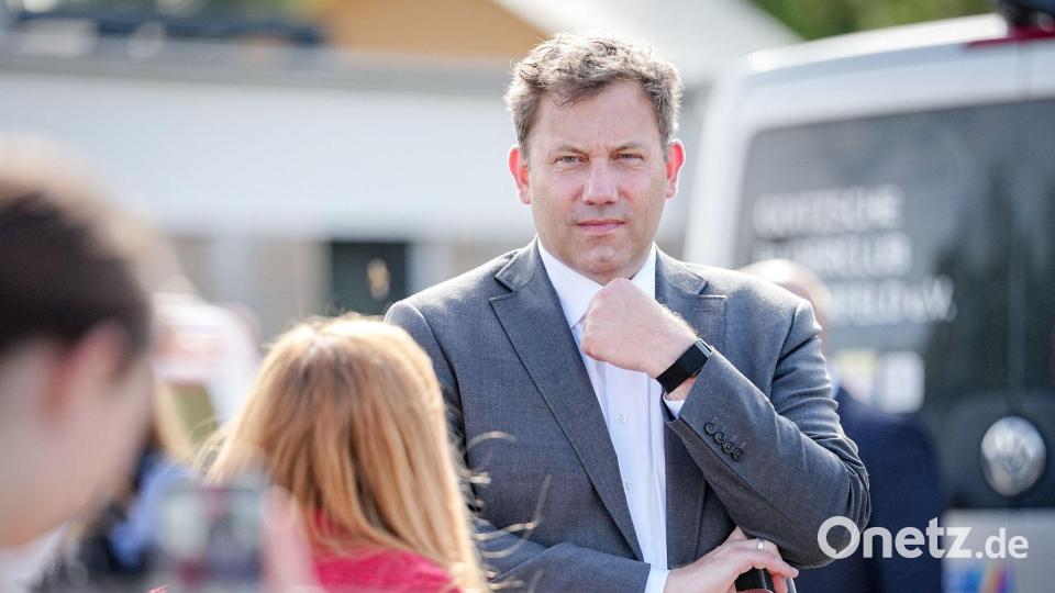 Parteichef Klingbeil ist für den Wahlkampf nach Sachsen-Anhalt gereist. Bild: Kay Nietfeld/dpa