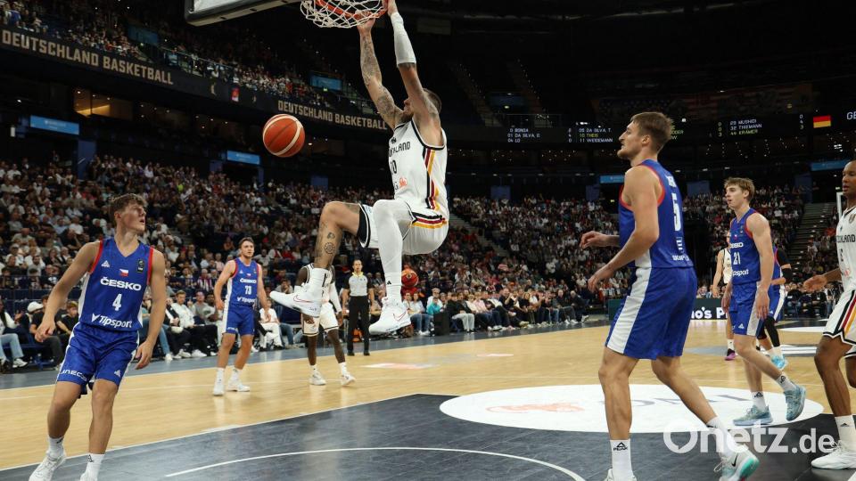 Deutschlands Basketballer zeigten einige spektakuläre Aktionen. Bild: Matthias Stickel/dpa