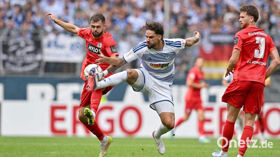 Tyger Lobinger (m) erzielte das 1:1 für den MSV Duisburg. Bild: Anke Waelischmiller/dpa