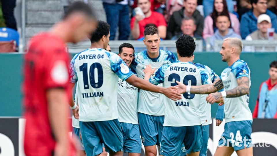 Nach etwas Geduld gewinnt Bayer Leverkusen schlussendlich deutlich bei Wehen Wiesbaden. Bild: Uwe Anspach/dpa
