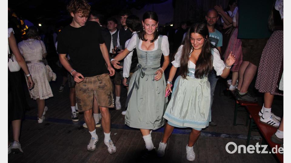 Ausgelassen wird getanzt. Bild: Konrad Rosner