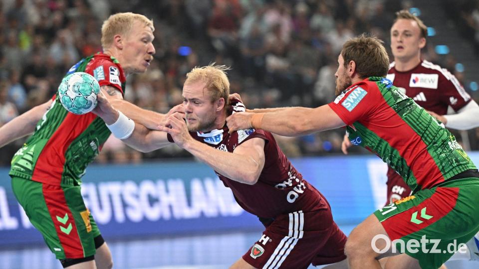 Hier geblieben: Magnus Saugstrup (l) und Albin Lagergren (r) packen energisch zu. Bild: Angelika Warmuth/dpa