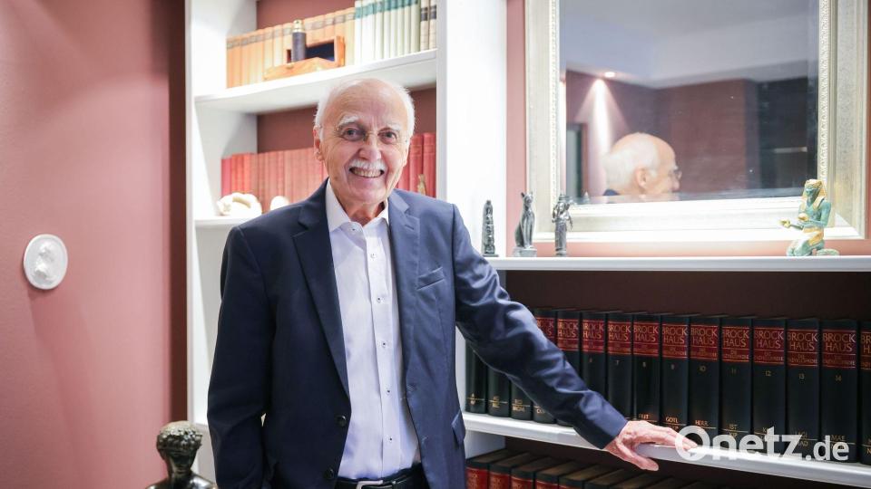 Für Zukunftsforscher Horst Opaschowski hat der Rückgang des Reisens per Anhalter mit einem fehlenden Sicherheitsgefühl zu tun. (Archivbild) Bild: Christian Charisius/dpa