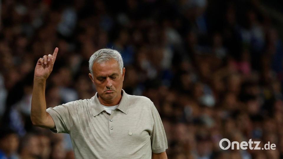 Glückliches Comeback: Real-Trainer José Mourinho darf zum Liga-Auftakt jubeln. Bild: Joan Monfort/AP/dpa