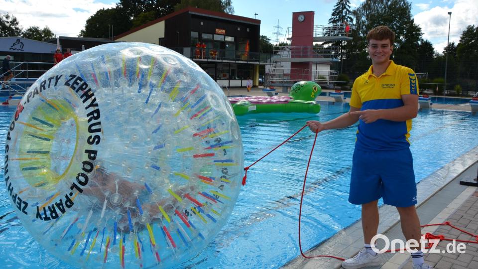 Wasser-Globes auf der Wasseroberfläche machen immer Spaß. Bild: Josef Rosner