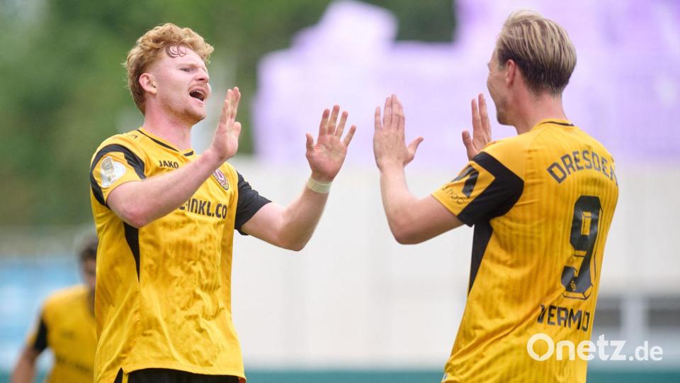 Pokal-Torschützen unter sich: Robert Wagner (l.) jubelt mit Vincent Vermeij. Bild: Bernd Thissen/dpa