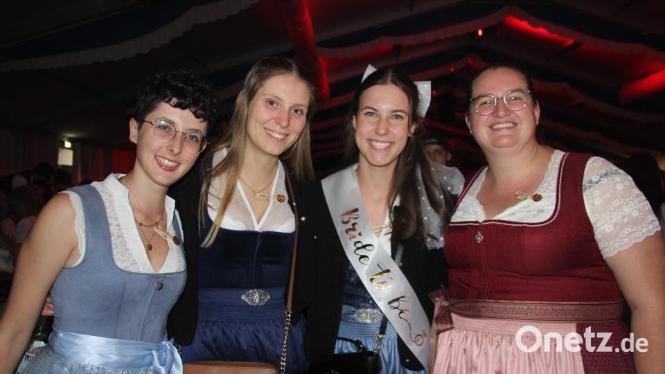 Sofia aus Pfreimd (Zweite von rechts) feierte mit ihren Freundinnen ihren Junggesellinnenabschied. Bild: Konrad Rosner