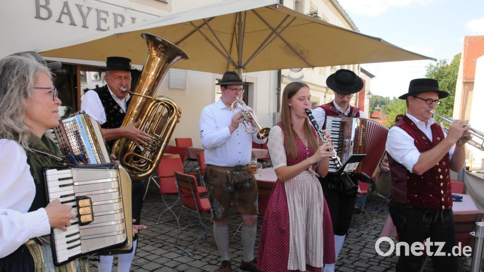Die Kirwa-Musikanten begleiteten den Zug stets mit original Oberpfälzer Brauchtumsmusik. Bild: Joachim Gebhardt