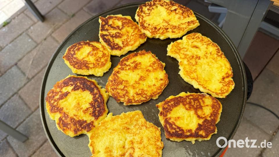 Dotsch lässt sich nicht nur in der Pfanne, sondern auch auf einer Crêpes-Platte ausbacken. Bild: Ilse Hauer