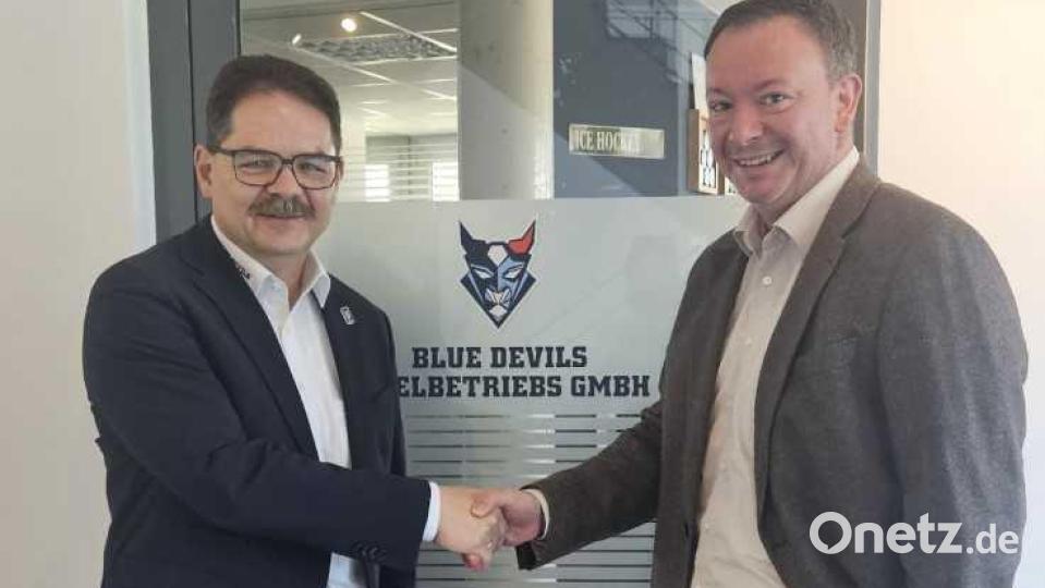 Franz Vodermeier gibt die Geschäftsführung der Blue Devils Weiden ab. Nach Jahren voller Herausforderungen zieht sich der langjährige Klubverantwortliche zum 1. Juni zurück. Bild: Claudia Bunk