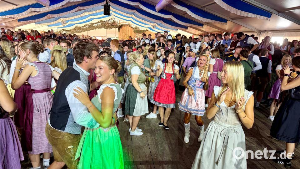 Die Flosser Kirwa zieht jedes Jahr tausende Besucher an. Bild: Gabi Schönberger