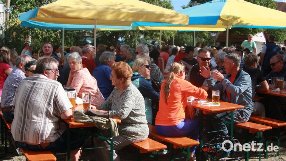 Am Wochenende wurde in Gumpen, am Gelände der Feuerwehr, der Sommer gefeiert. Bild: Werner Robl
