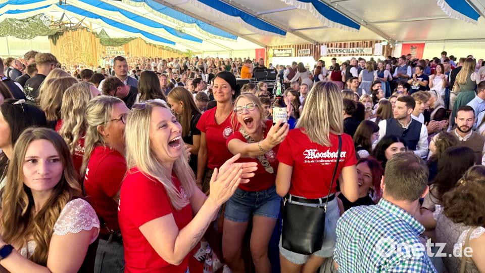 Volles Haus beim Flosser Kirwa-Frühschoppen 2026. Bild: Gabi Schönberger