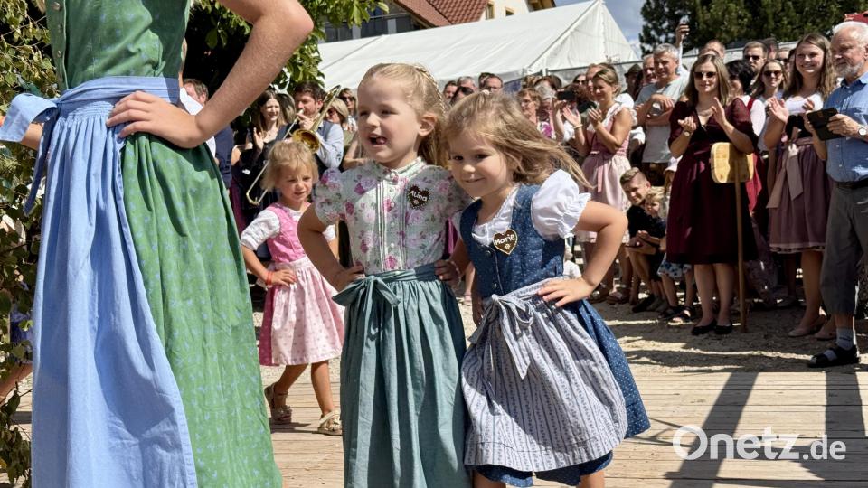 Auch die Kinder hatten beim Austanzen ihre Freude. Bild: gri