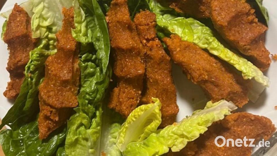Mercimek Köftesi, Linsen-Bulgur-Bällchen, sind ein türkisches Nationalgericht. Bild: Aysel Özdemir