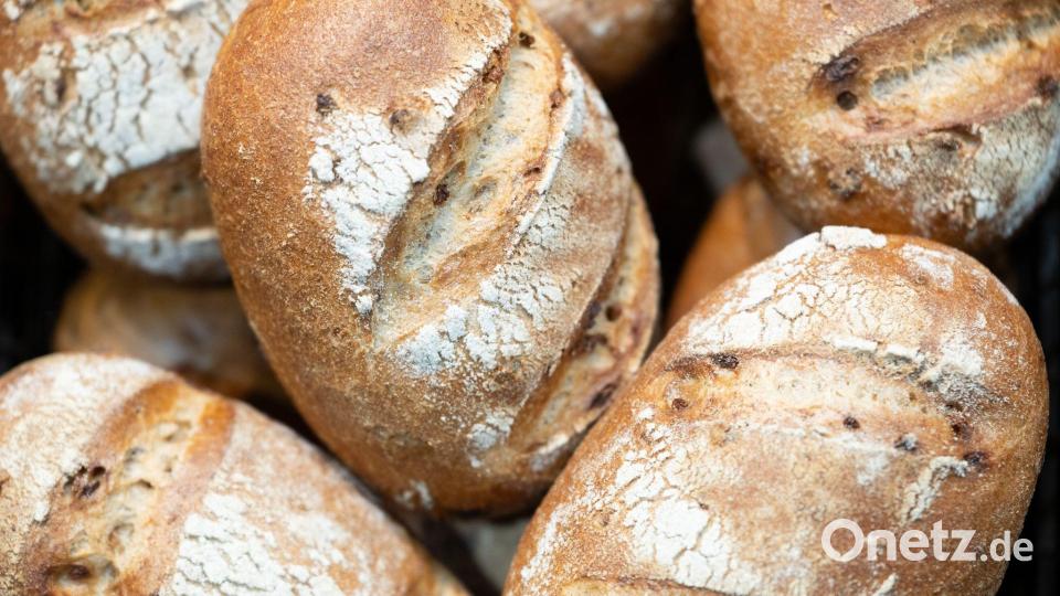 Es gibt Streit um ein Brot. (Symbolbild) Bild: Sebastian Kahnert/dpa