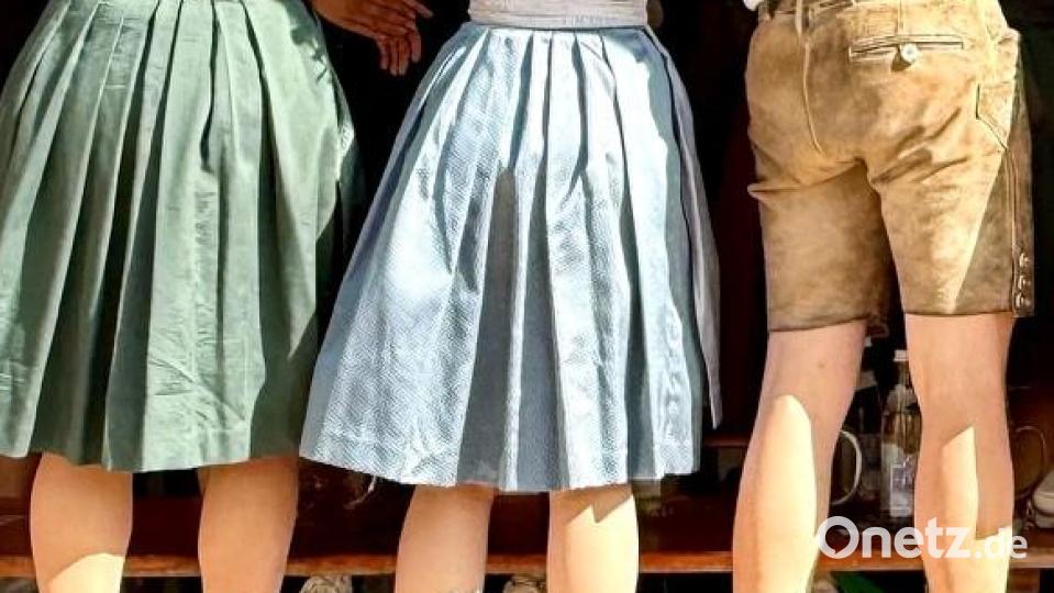 Dirndl und Lederhose sind bei der Flosser Kirwa fast schon Pflicht. Bild: Gabi Schönberger