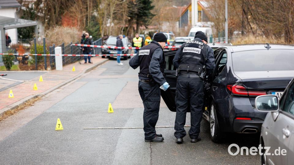 Der Täter hatte den führenden Manager einer angesagten Sportmodemarke laut dem Urteil morgens auf der Straße vor dessen Wohnung unvermittelt mit einem Messer angegriffen. (Archivbild) Bild: Daniel Karmann/dpa