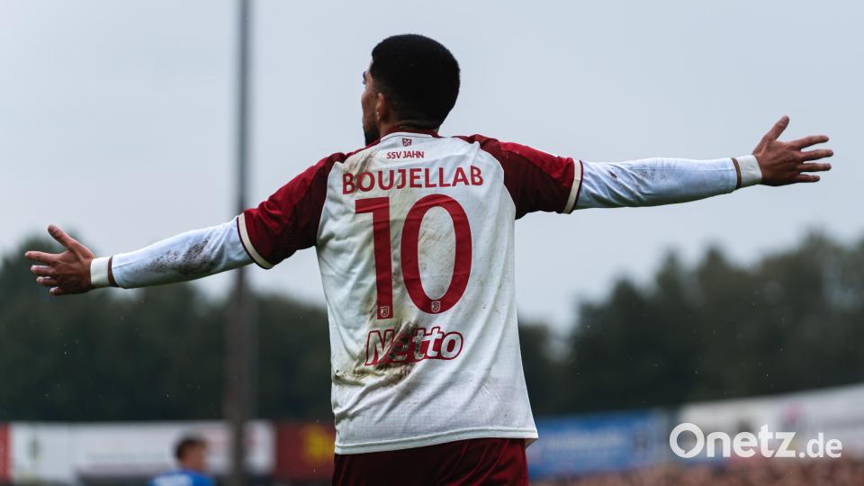 Die SpVgg SV Weiden muss sich dem Drittligisten SSV Jahn Regensburg mit 1:5 geschlagen geben. Bild: Hannah Dirscherl