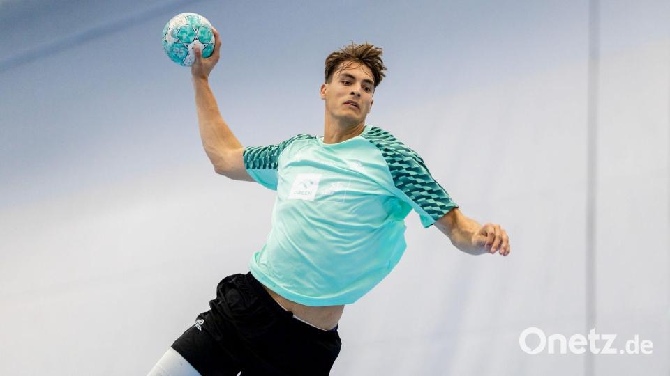Julian Köster spielt jetzt für den deutschen Rekordmeister THW Kiel. (Archivbild) Bild: Philipp Szyza/dpa