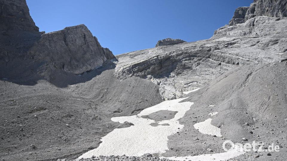 Der Watzmanngletscher wirkt kaum noch ein Gletscher. Bild: Angelika Warmuth/dpa
