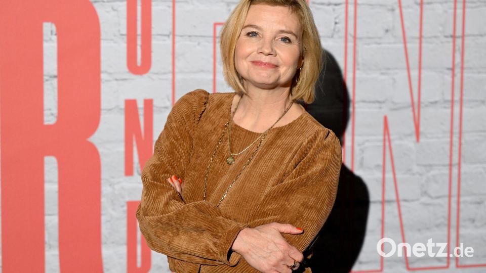 Die Schauspielerin Annette Frier spielt in der Serie „Frier und Fünfzig - Am Ende meiner Tage“ eine Version von sich selbst. (Archivbild) Bild: Felix Hörhager/dpa