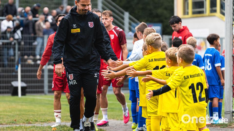 Die SpVgg SV Weiden muss sich dem Drittligisten SSV Jahn Regensburg mit 1:5 geschlagen geben. Bild: Hannah Dirscherl