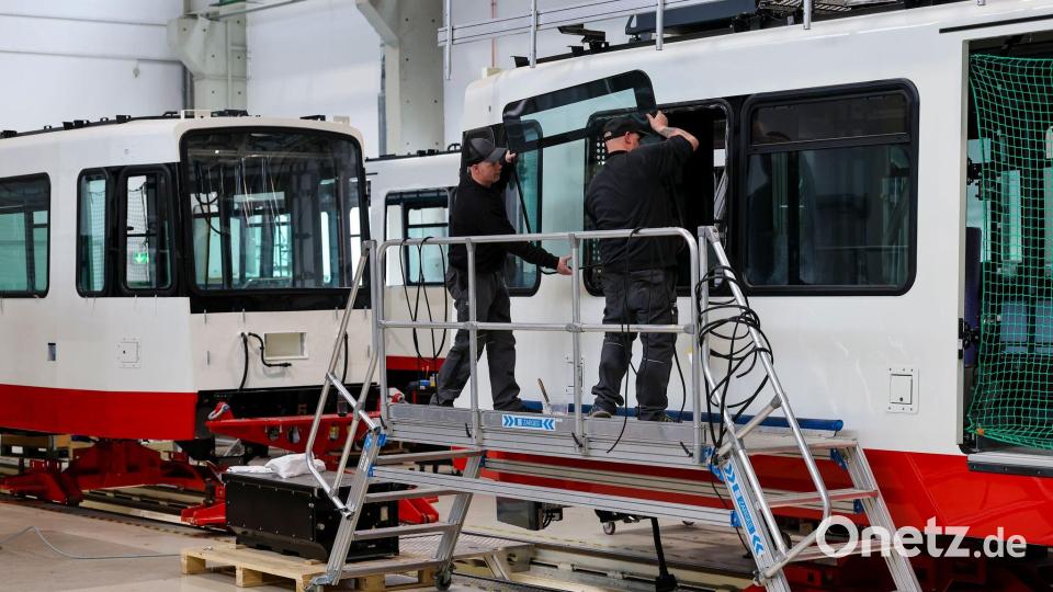 Die Produktion beim Leipziger Straßenbahnbauer läuft wieder. (Archivbild) Bild: Jan Woitas/dpa