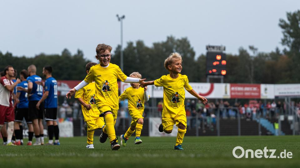 Die SpVgg SV Weiden muss sich dem Drittligisten SSV Jahn Regensburg mit 1:5 geschlagen geben. Bild: Hannah Dirscherl