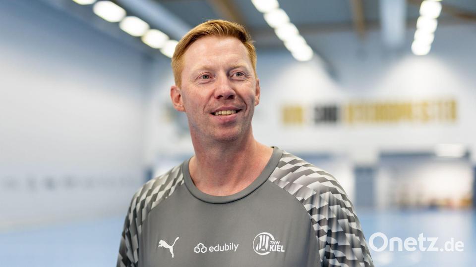 Trainer Börge Lund und der THW Kiel starteten mit einem Heimspiel gegen den TBV Lemgo Lippe in die neue Saison. (Archivbild) Bild: Fotoreport-DB/dpa