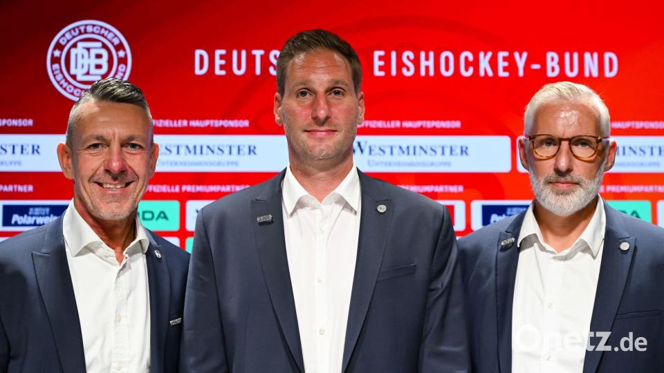 Sie wollen langfristig zusammenarbeiten: DEB-Vorstandschef Frank Lutz, der neue Bundestrainer André Rankel und Sportvorstand Christian Künast (v.l.). Bild: A4366 Sven Hoppe/dpa