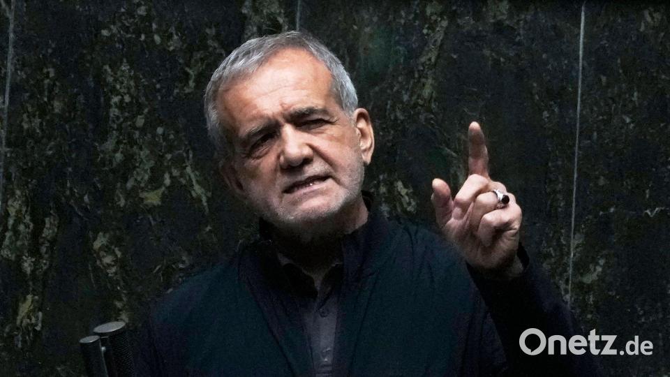 Der iranische Präsident Massud Peseschkian will den Krieg rasch beenden - Kapitulation ausgeschlossen Bild: Vahid Salemi/AP/dpa