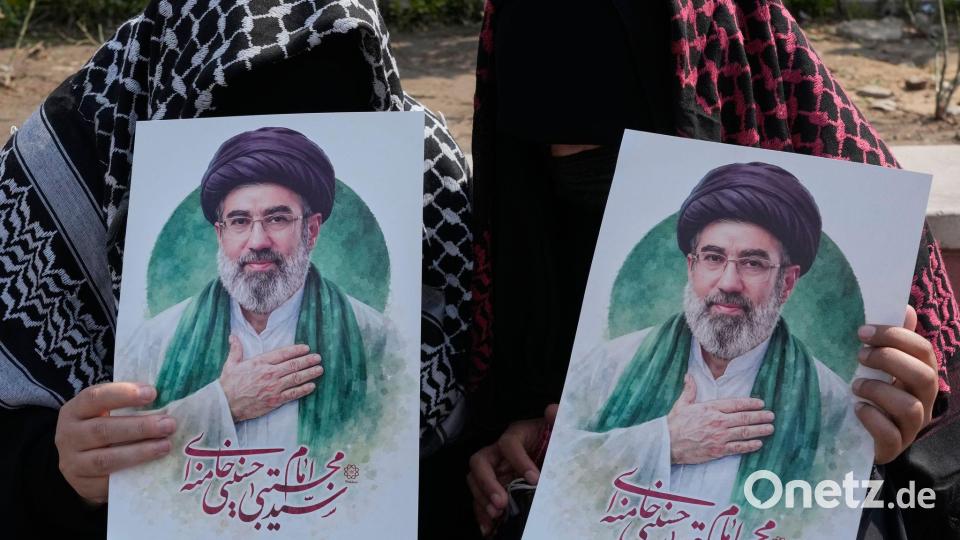 In der Öffentlichkeit zeigt sich das iranische Staatsoberhaupt Modschtaba Chamenei bisher nicht. (Archivbild) Bild: Vahid Salemi/AP/dpa