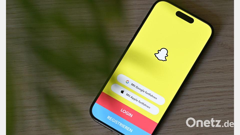 Snapchat gehört zu den beliebtesten sozialen Netzwerken. (Symbolbild) Bild: Markus Lenhardt/dpa