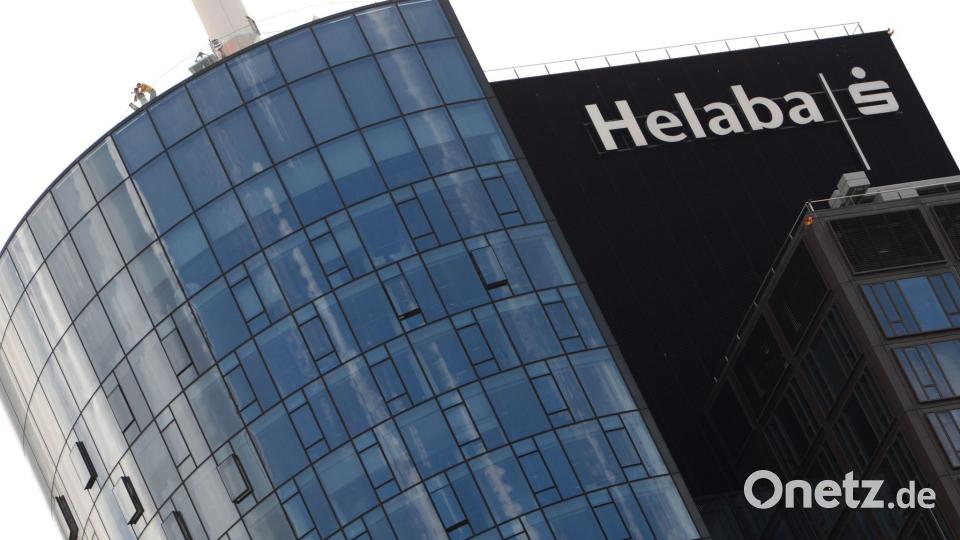 Probleme im Geschäft mit Gewerbeimmobilien haben der Landesbank Hessen-Thüringen (Helaba) die Halbjahresbilanz verhagelt. (Archivbild) Bild: Arne Dedert/dpa