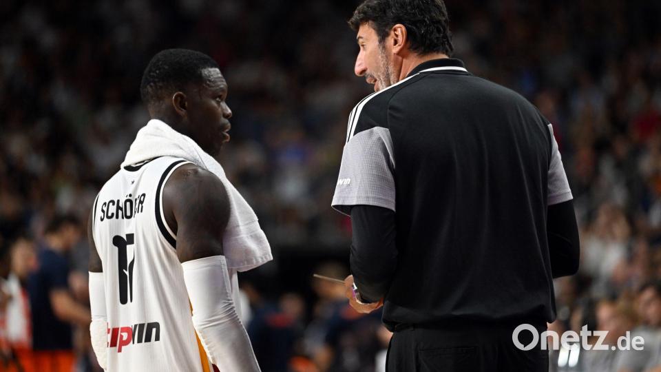 Dennis Schröder und Alex Mumbrú konnten nach dem nächsten Sieg zufrieden sein. Bild: Federico Gambarini/dpa