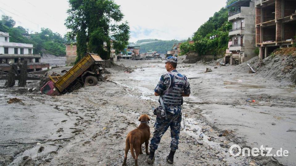 Das ganze Ausmaß des Unglücks wird erst langsam klar. Bild: Niranjan Shrestha/AP/dpa