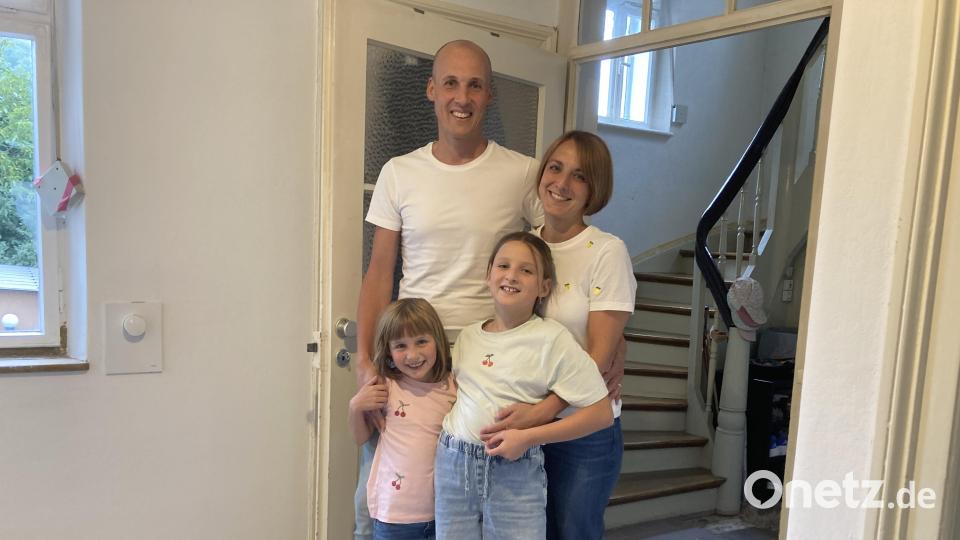 Die Familie freut sich darüber, dass sie im Sommer endlich einziehen konnte. Die Arbeit am Haus geht weiter. Bild: Stefanie Swann