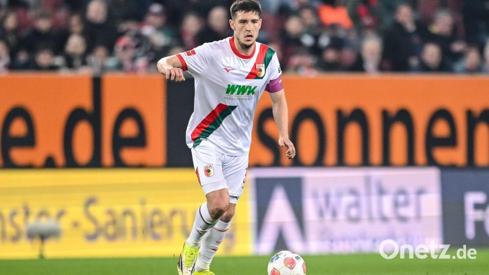 Keven Schlotterbeck zieht es nach England. (Archivbild) Bild: Harry Langer/dpa